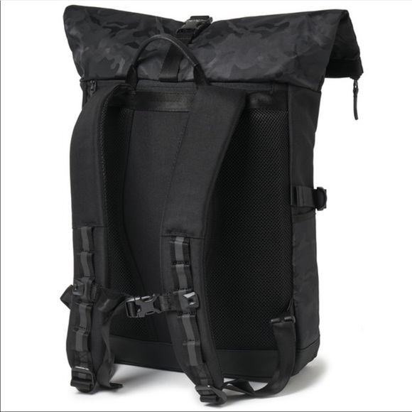 Oakley Utility Rolled Up Backpack - Picture 4 of 8